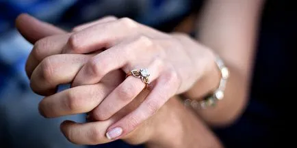 На какво пръст, за да се носят теория годежен пръстен и мнение