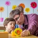Дитина замахується на батьків що робити (робити) Дитина замахується на батьків що робити