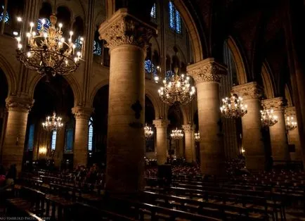 Notre Dame de Paris (Catedrala Notre Dame) stație de metrou, în timp ce biletele, povestea este despre