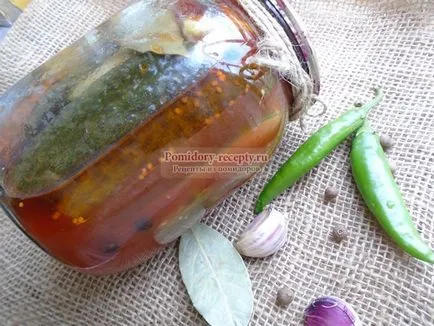 Остри краставици в буркан литър за зимата в доматен сос рецепта с стъпка по стъпка снимки