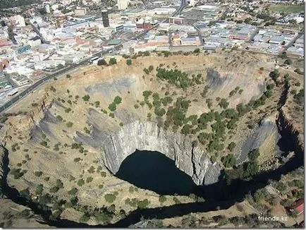 Hol szörnyű a Yamal crater a földben