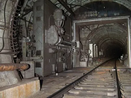 Câteva cuvinte despre germodveri - St. Petersburg metrou