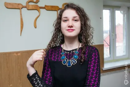 Як одягаються мусульманка, православна християнка і юдейка - і чому саме так, журнал про Мінську (крім особи кистей) Як одягаються мусульманка, православна християнка і юдейка - і чому саме так, журнал про Мінську