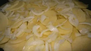 Риба з картоплею запечені в духовці (картоплею) Риба з картоплею запечені в духовці
