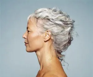 Причини за възникване на сива коса, профилактика и за маскиране техники