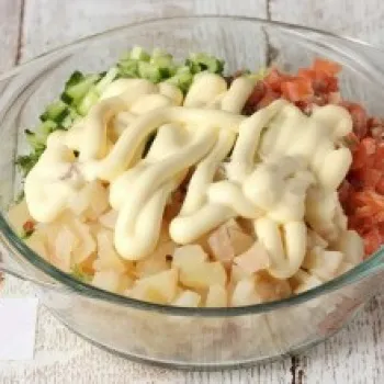 Salata cu somon si cartofi