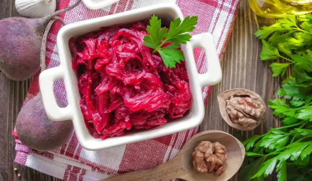 Цвеклото салата 5 вкусни рецепти за всеки вкус