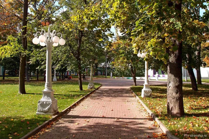 Сад Ермітаж в москві