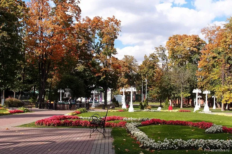 Сад Ермітаж в москві