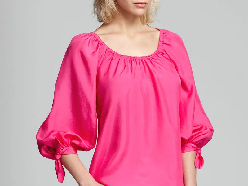 Pink Bluza - element de feminin al garderobei