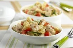 Салат з макаронами і куркою (макаронами) Салат з макаронами і куркою