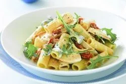 Салат з макаронами і куркою (салат) Салат з макаронами і куркою