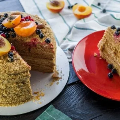 Салат «міністерський» з куркою - покроковий кулінарний рецепт з фото (кабачками м'ясним фаршем Рогалики) Салат «міністерський» з куркою - покроковий кулінарний рецепт з фото