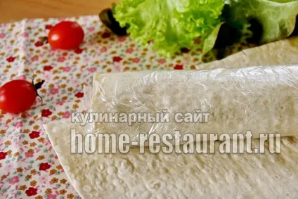 Рулет з лаваша з фаршем, сиром і помідорами (фаршем) Рулет з лаваша з фаршем, сиром і помідорами