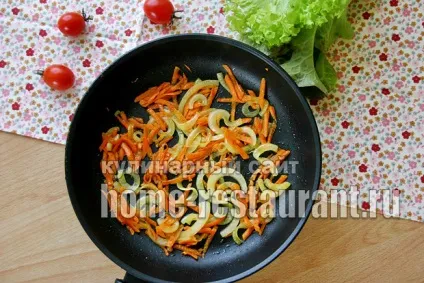 Рулет з лаваша з фаршем, сиром і помідорами (м'ясний рулет лаваша) Рулет з лаваша з фаршем, сиром і помідорами