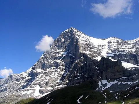 Muntele cel mai periculos din lume, care nu se supun alpiniștii (foto) - știri vector știri