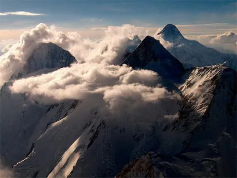 Muntele cel mai periculos din lume, care nu se supun alpiniștii (foto) - știri vector știri