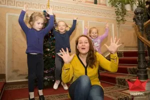 ateliere de teatru în care acționează pentru copii și adulți din Moscova
