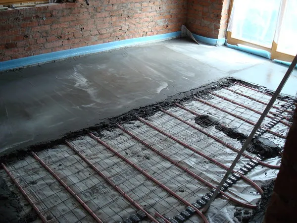 Схема топла вода полагане на пода, съединение свързване към отоплителната система на,