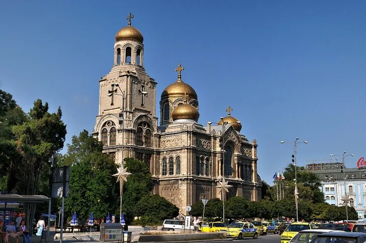 Топ 20 (знаходиться центрі Варни) Топ 20