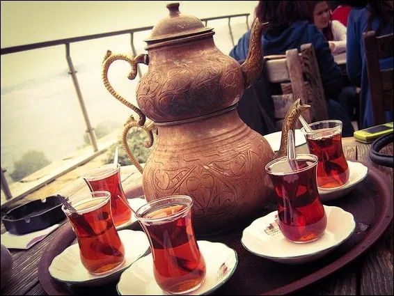 Турски чай или необичаен метод за варене на напитка