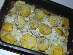 Хек печени в сметанов сос с картофи - стъпка по стъпка рецепта със снимки - фурна