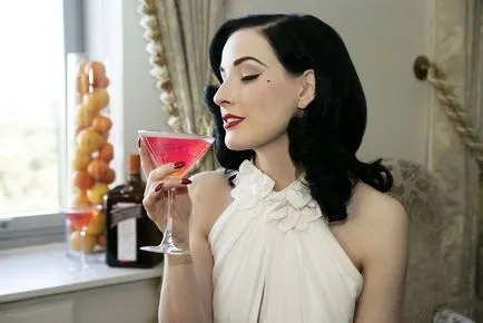 10 secrete de frumusețe de la Dita Von Teese