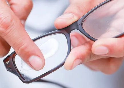 10 Ways, hogy megszabaduljon a karcolások, még a legdrágább szemüveg!