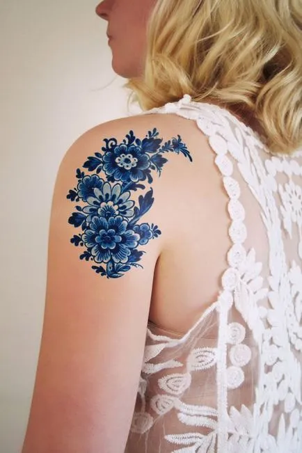 100 legjobb tetováló ötletek lányok a vállát, és lapocka fotókkal
