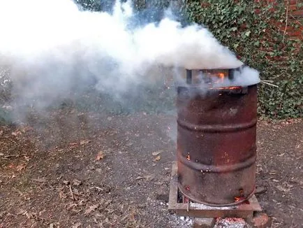 Barrel égetőmű az országban - használat kerti hulladék