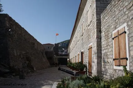 Черна гора стария град в Будва, на живо да пътуват