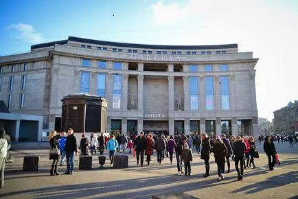 Какво да правим в Санкт Петербург в дъжда