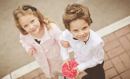 Gyermekek az esküvőn - gyönyörű ruhák és baba fotók frizura, mit kell tenni a kis vendégeket