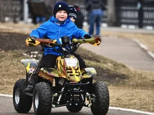 Gyerekek ATV az akkumulátor első 10 legnépszerűbb modellek - az ár, a műszaki és