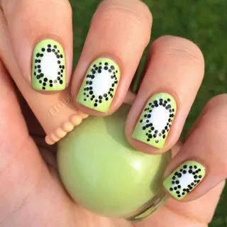 Nail Design Summer 2017 - új elemek, manikűr fotókkal