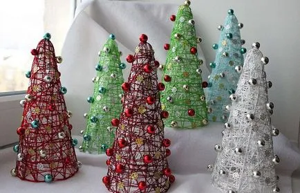 Коледна елха, изработени от конци и лепило PVA собствените си ръце - майсторски клас