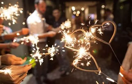 Ideea de a folosi sparklers la nunta unei nunta tematice listeaza - toate svadbalist