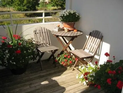 Cum se poate decora un balcon cu flori idei frumoase fotografii