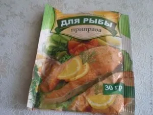 Скумбрія тушкована з рисом
