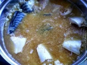 Скумбрія тушкована з рисом