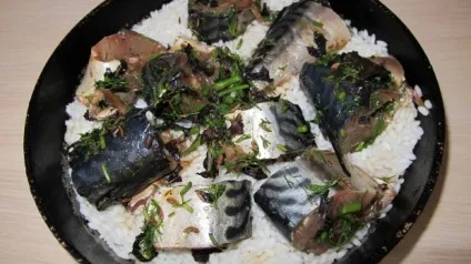 Скумбрія з рисом