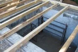 Cum sa faci un plafon în pivniță - una dintre cele mai importante probleme ale construcției sale - un lucru ușor