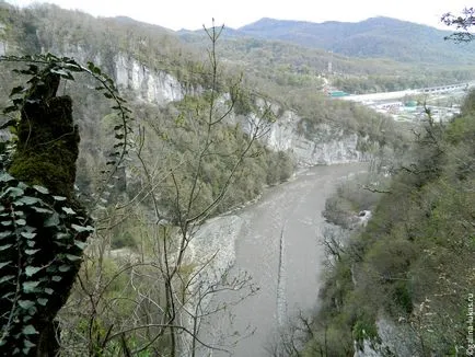 În ceea ce privește o zi pentru a vedea skaypark, pestera Akhshtyr și păstrăvărie (Soci), club