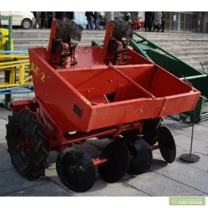 Planter pentru mini-tractor pentru a face propriile lor mâini sau să cumpere - un desene self-made și de revizuire