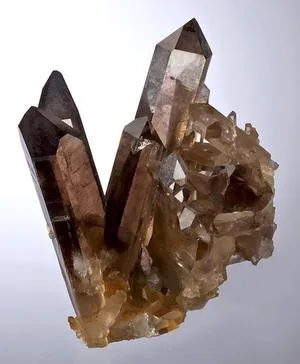 Stone rauchtopaz специално минерални, магически и лечебни свойства, за които е подходяща