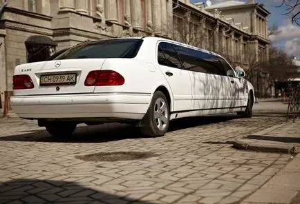 Limousine Szevasztopol, jaltai, Szevasztopol esküvői autók, kiadó, bérlés, esküvői Szevasztopol,