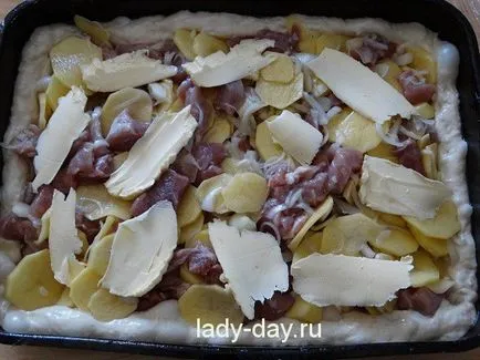 Plăcintă cu cartofi și carne, reteta cu o fotografie în cuptor, retete simple cu fotografii