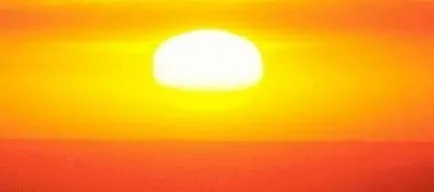 Защо е слънцето на залез слънце е много по-голяма по размер от зенита