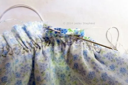 Egy egyszerű módja annak, hogy sarafan a babák divat ruha