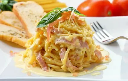 Receptek spagetti carbonara, titkok kiválasztása komponenst, és hozzáadjuk